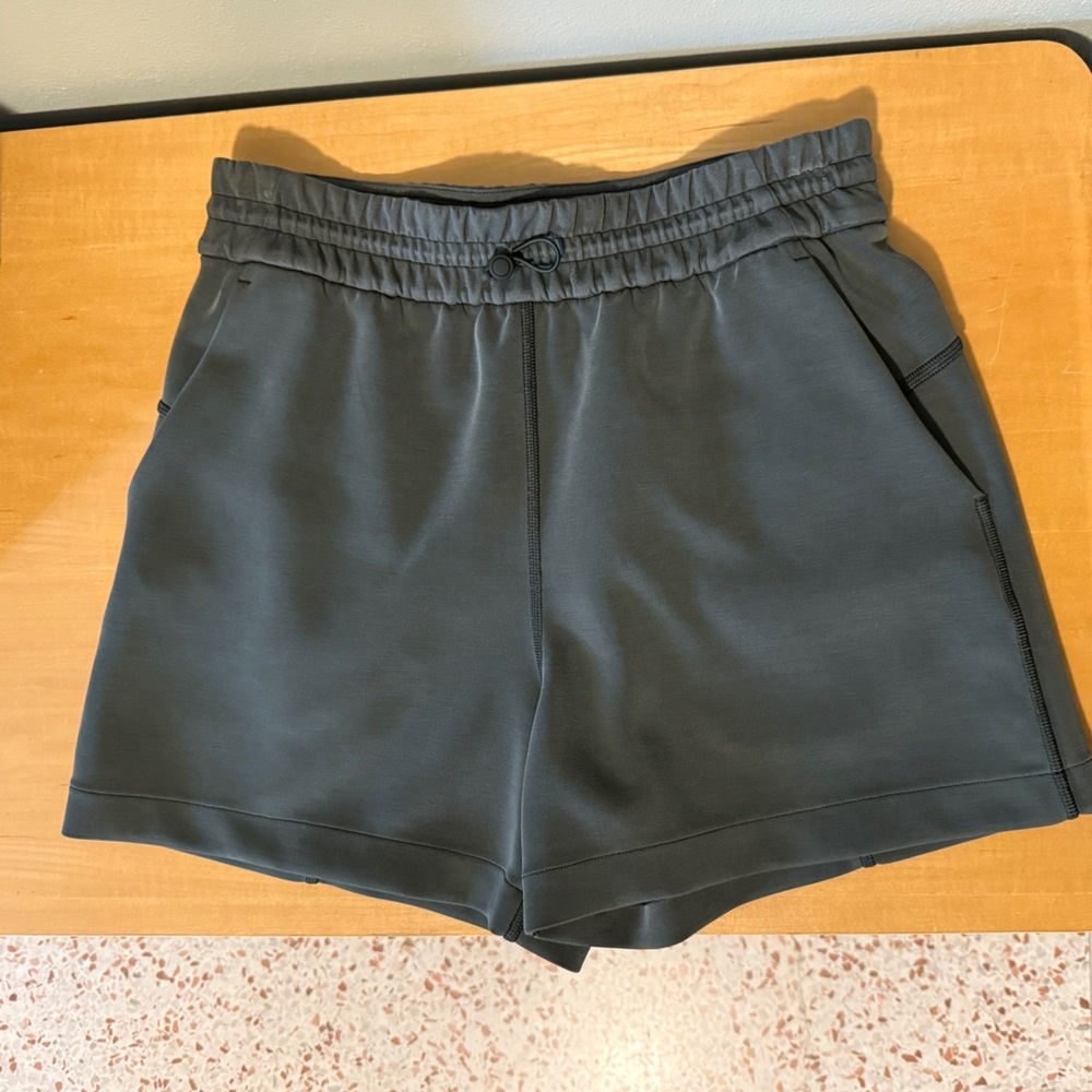 Lululemon softstreme shorts rainforest green